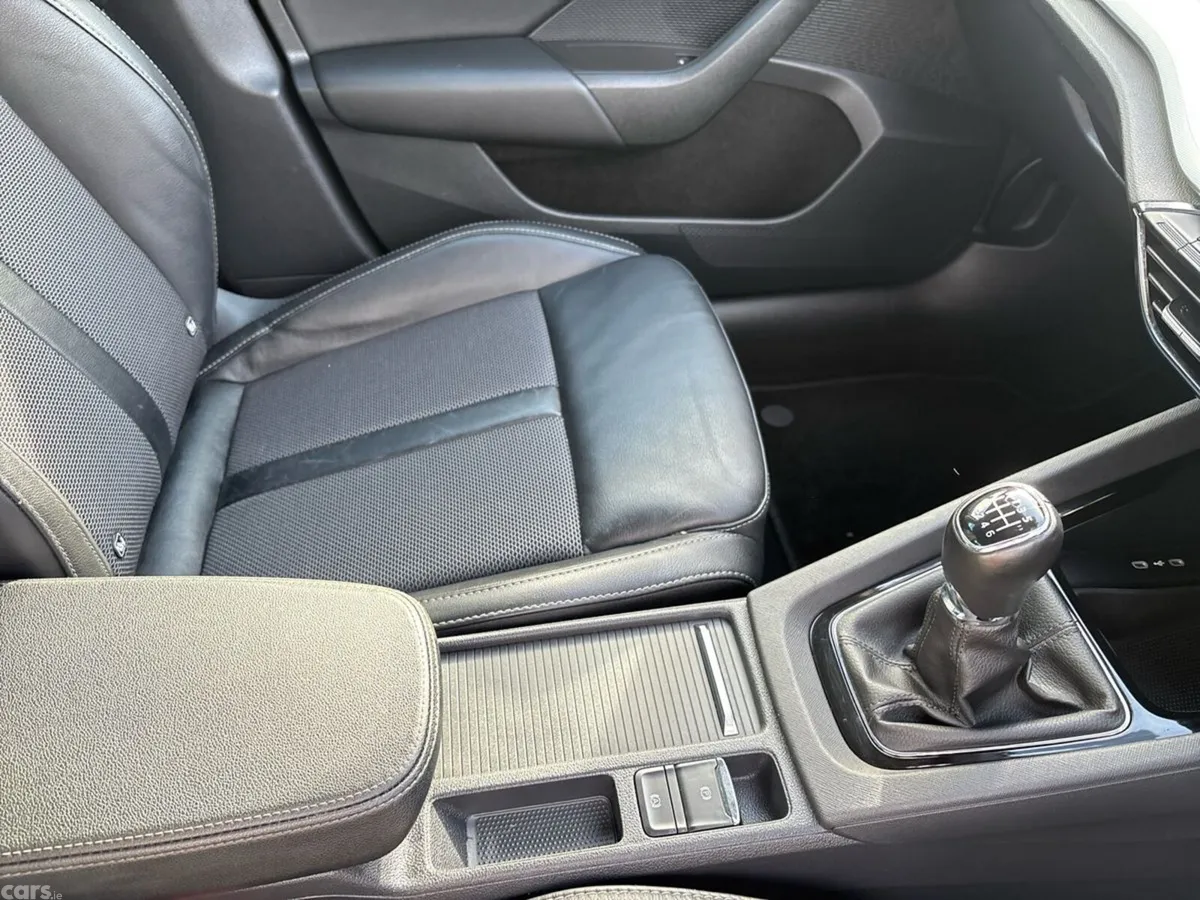 Skoda Octavia Saloon, Diesel, 2023, Black
