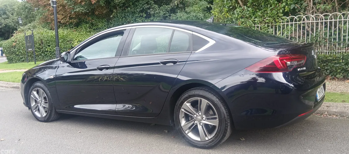 Opel Insignia Hatchback, Diesel, 2021, Blue