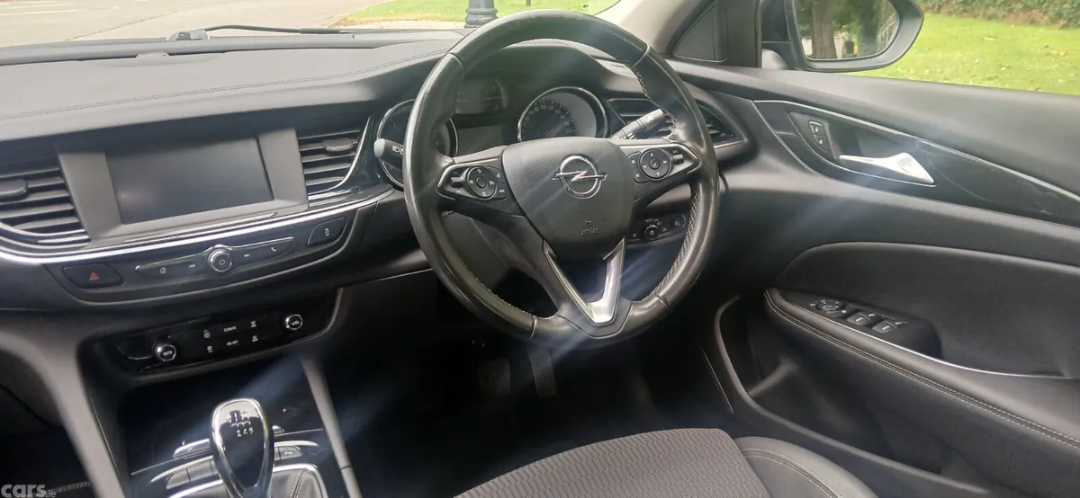 Opel Insignia Hatchback, Diesel, 2021, Blue
