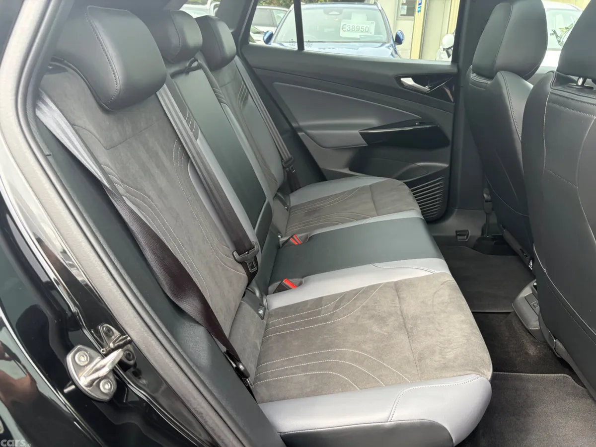 Volkswagen ID.4 SUV, Electric, 2025, Black