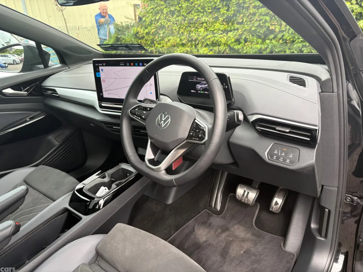 Volkswagen ID.4 SUV, Electric, 2025, Black
