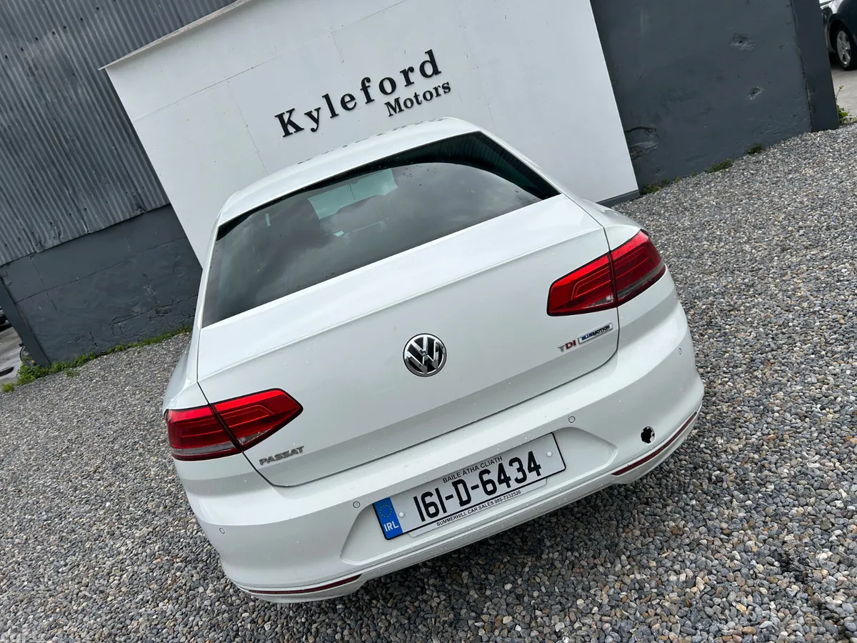 Volkswagen Passat Saloon, Diesel, 2016, White