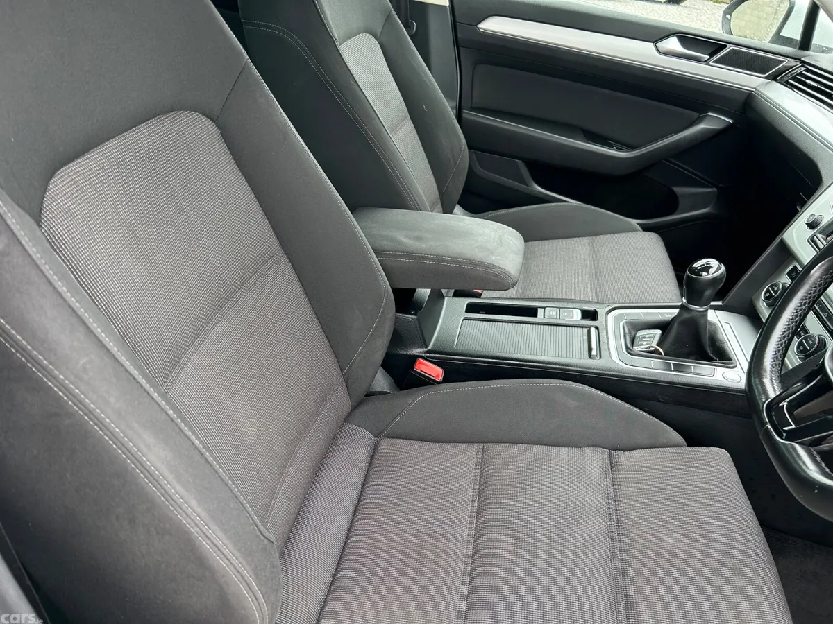 Volkswagen Passat Saloon, Diesel, 2016, White