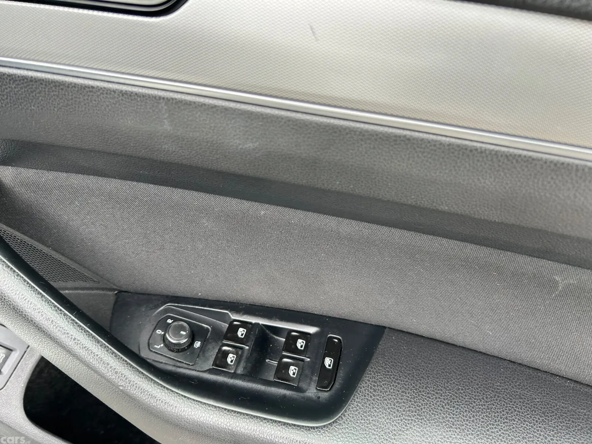 Volkswagen Passat Saloon, Diesel, 2016, White