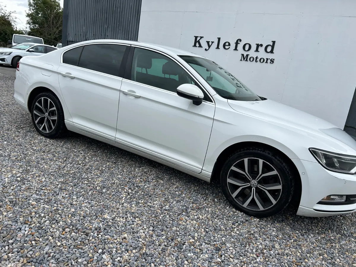 Volkswagen Passat Saloon, Diesel, 2016, White