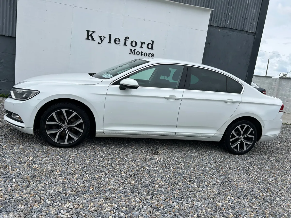 Volkswagen Passat Saloon, Diesel, 2016, White