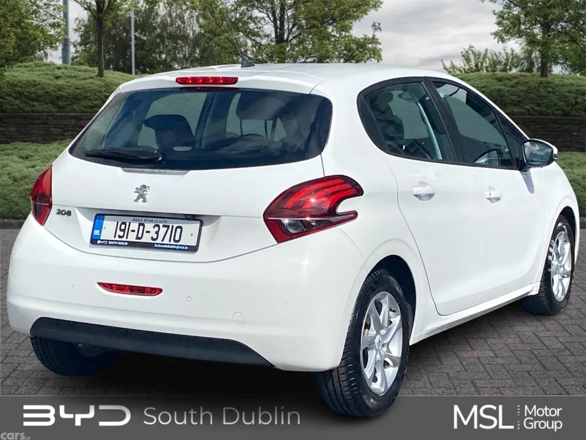 Peugeot 208 Hatchback, Petrol, 2019, White