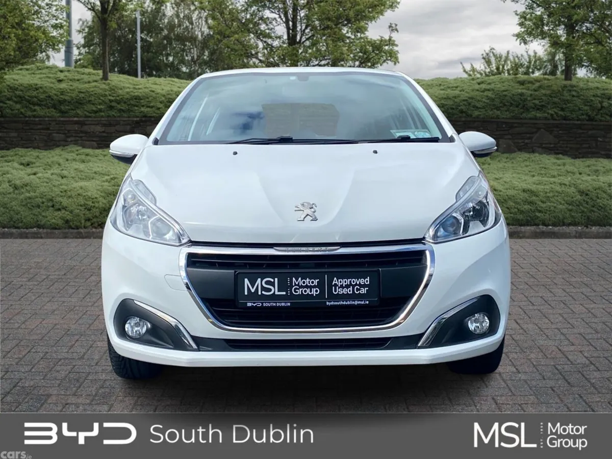 Peugeot 208 Hatchback, Petrol, 2019, White