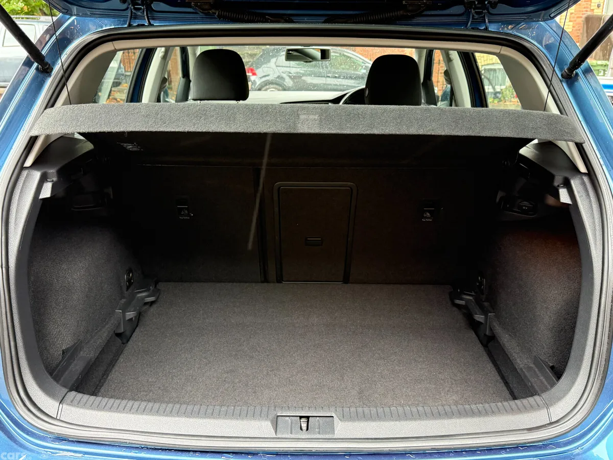 Volkswagen Golf Hatchback, Petrol, 2015, Blue