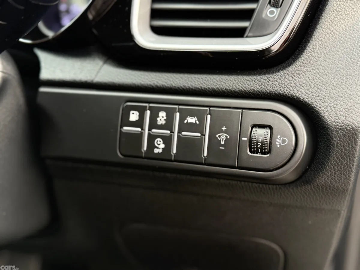 Kia XCeed Hatchback, Petrol Plug-in Hybrid, 2022, Grey