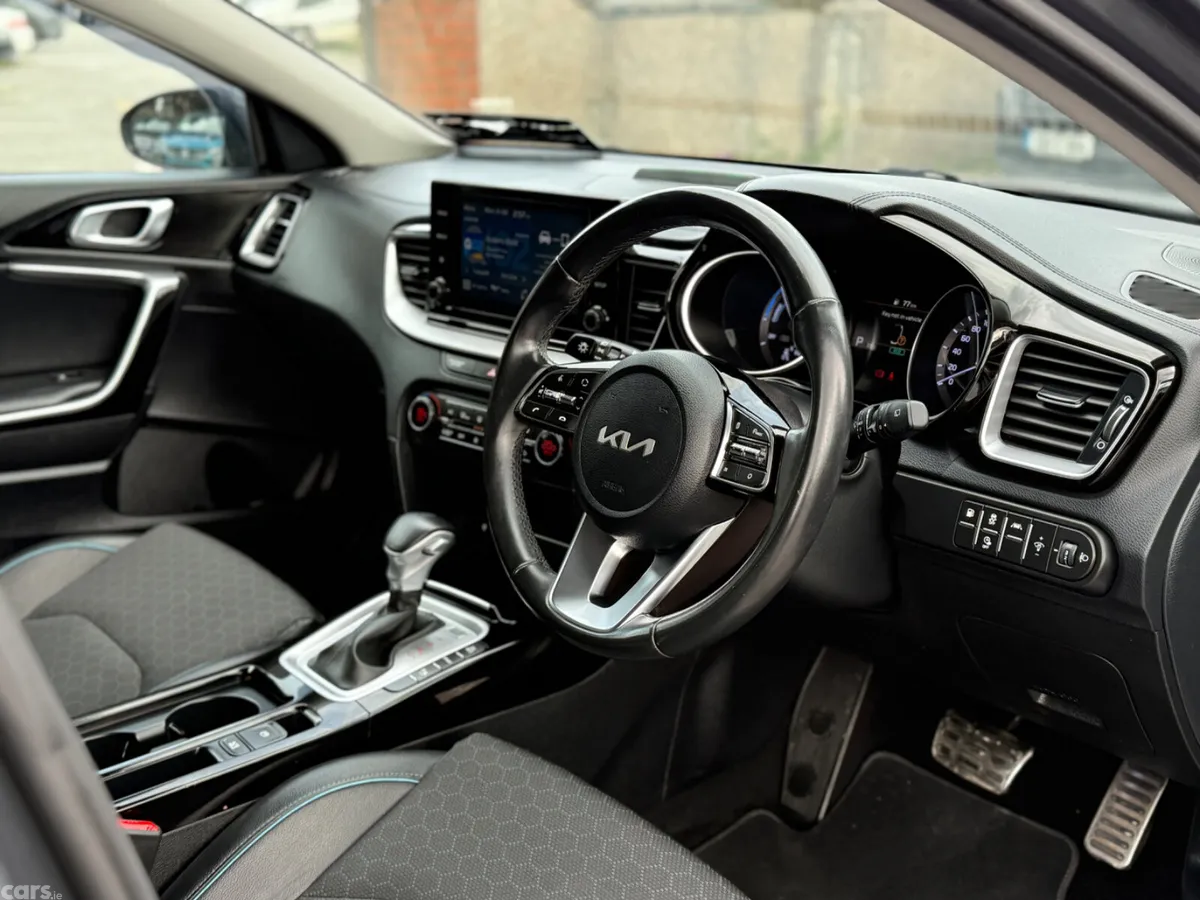 Kia XCeed Hatchback, Petrol Plug-in Hybrid, 2022, Grey
