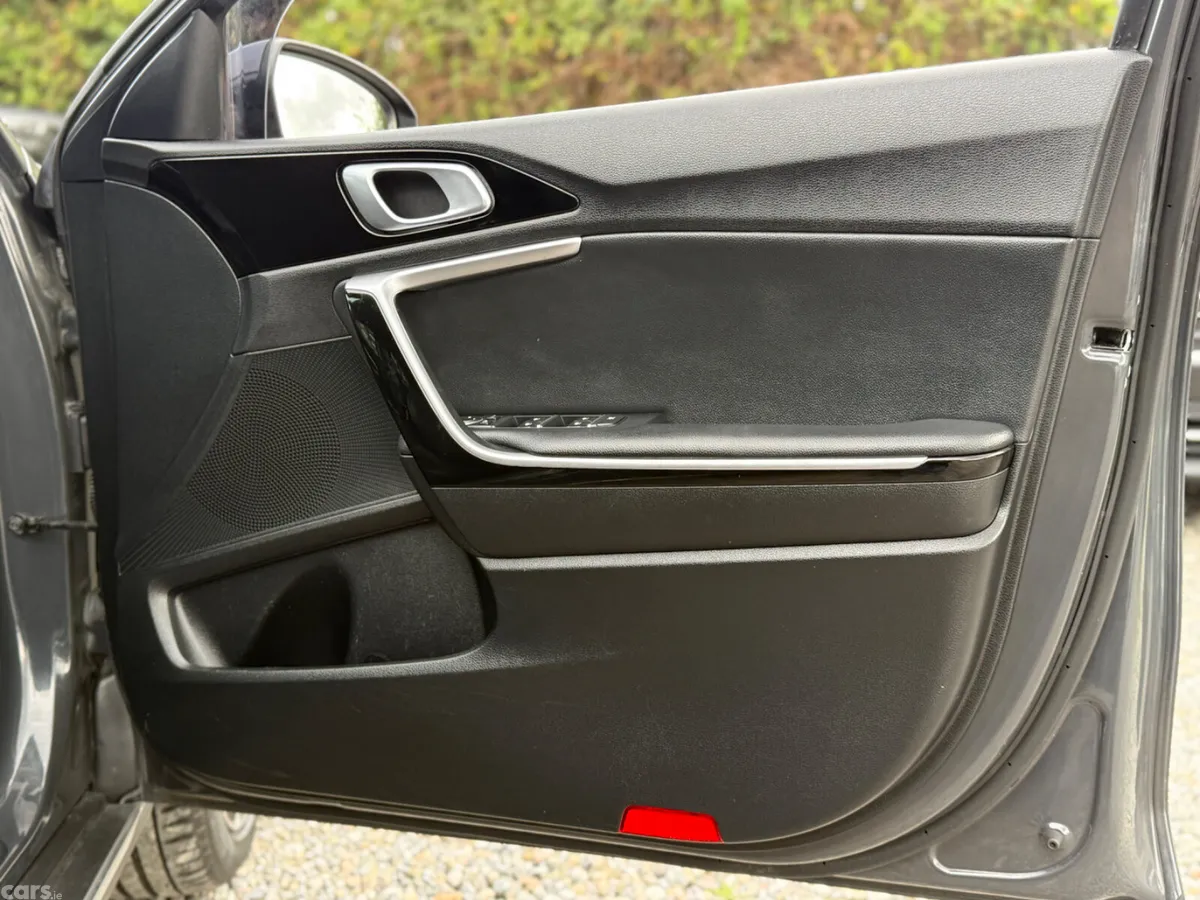 Kia XCeed Hatchback, Petrol Plug-in Hybrid, 2022, Grey