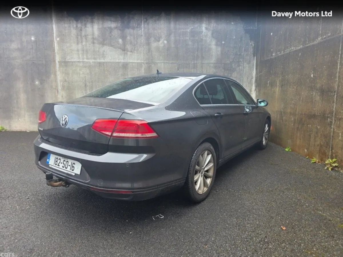 Volkswagen Passat Saloon, Petrol, 2018, Grey