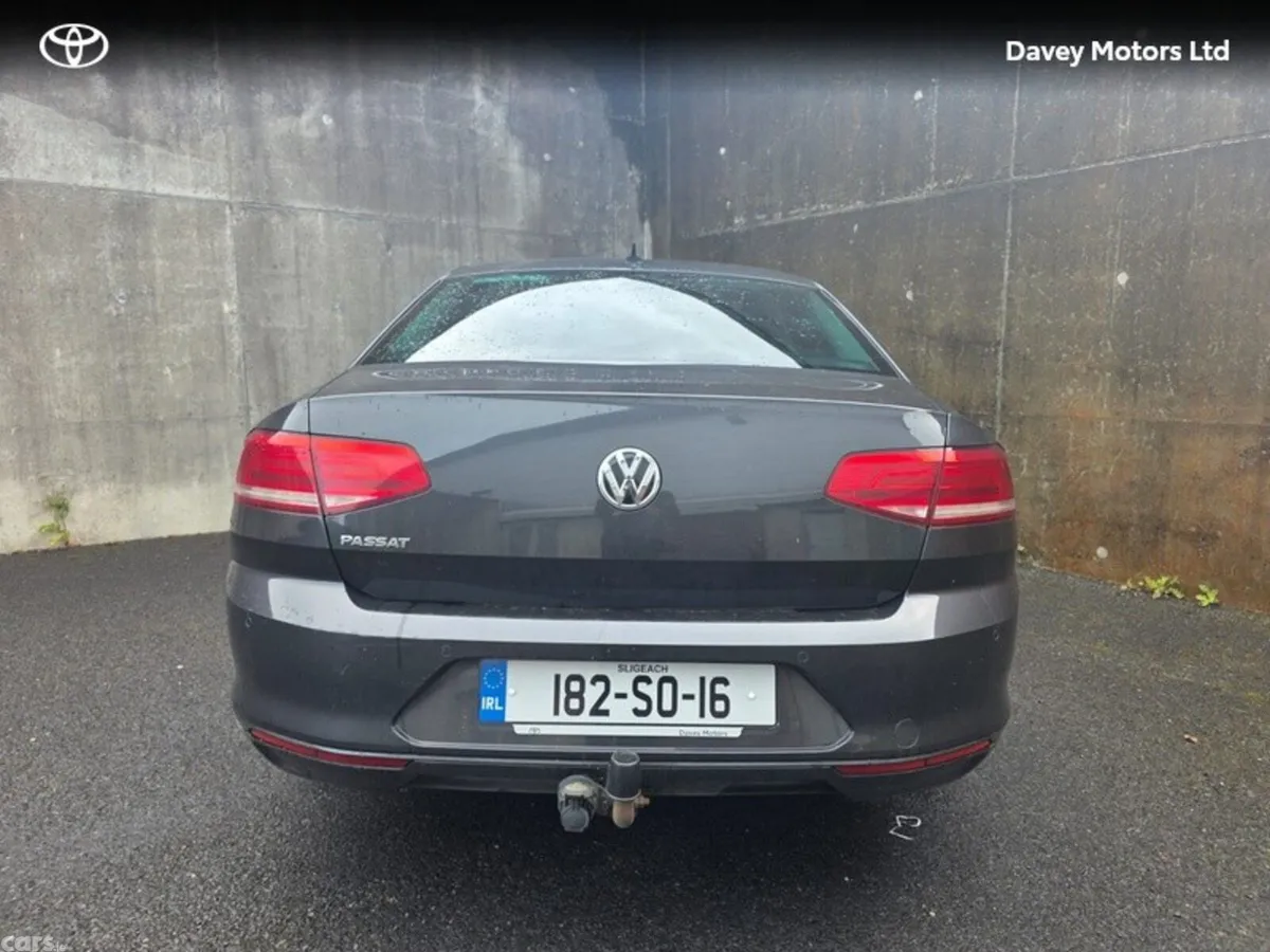 Volkswagen Passat Saloon, Petrol, 2018, Grey