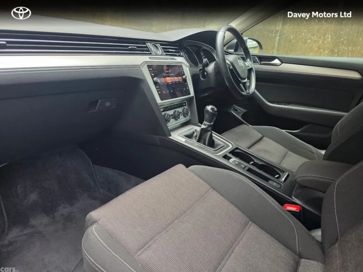 Volkswagen Passat Saloon, Petrol, 2018, Grey