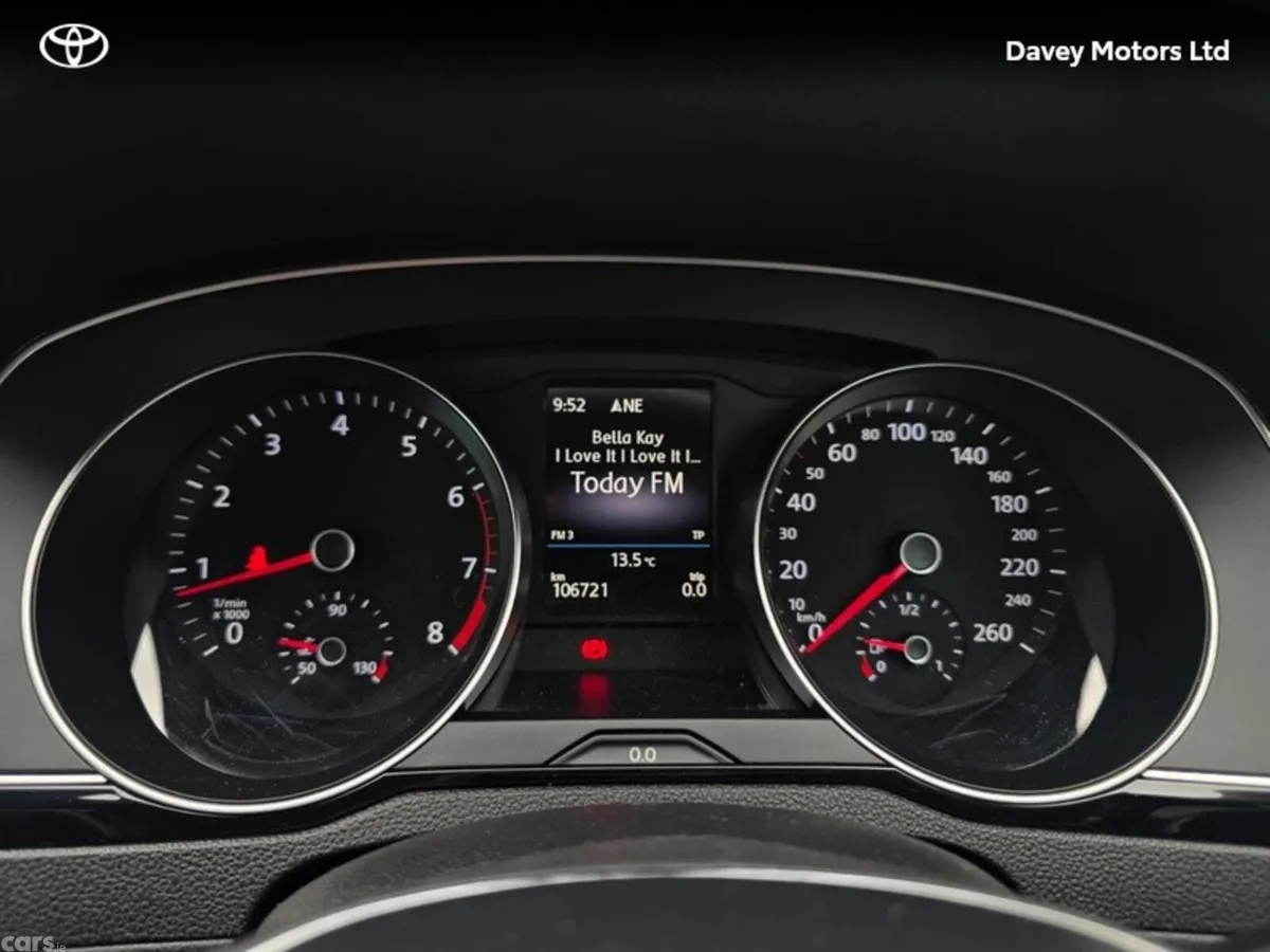 Volkswagen Passat Saloon, Petrol, 2018, Grey