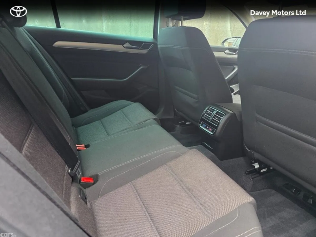 Volkswagen Passat Saloon, Petrol, 2018, Grey