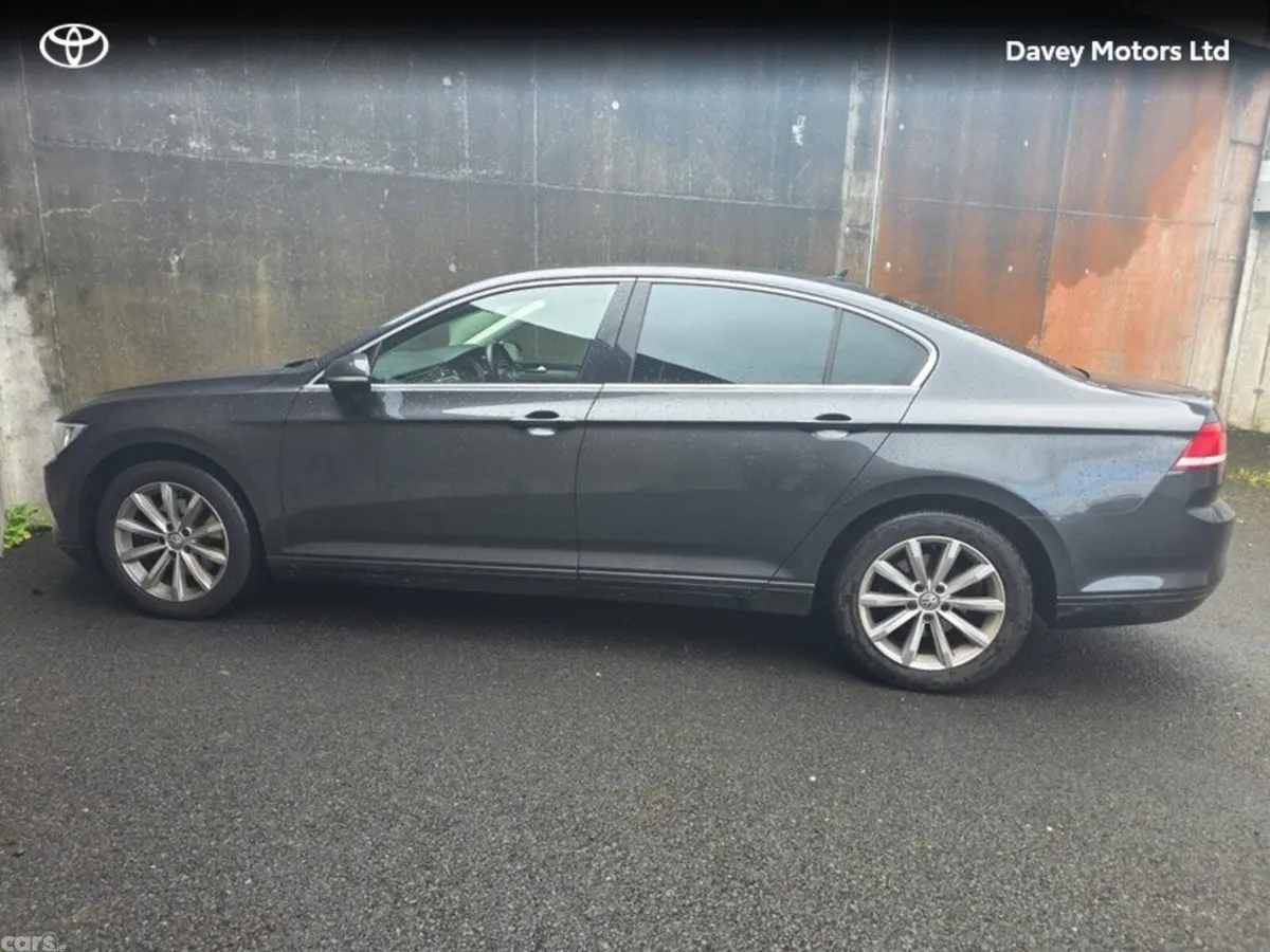 Volkswagen Passat Saloon, Petrol, 2018, Grey