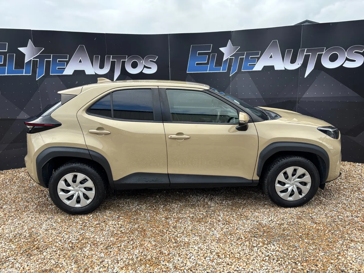 Toyota Yaris Cross Estate, Petrol Hybrid, 2021, Brown