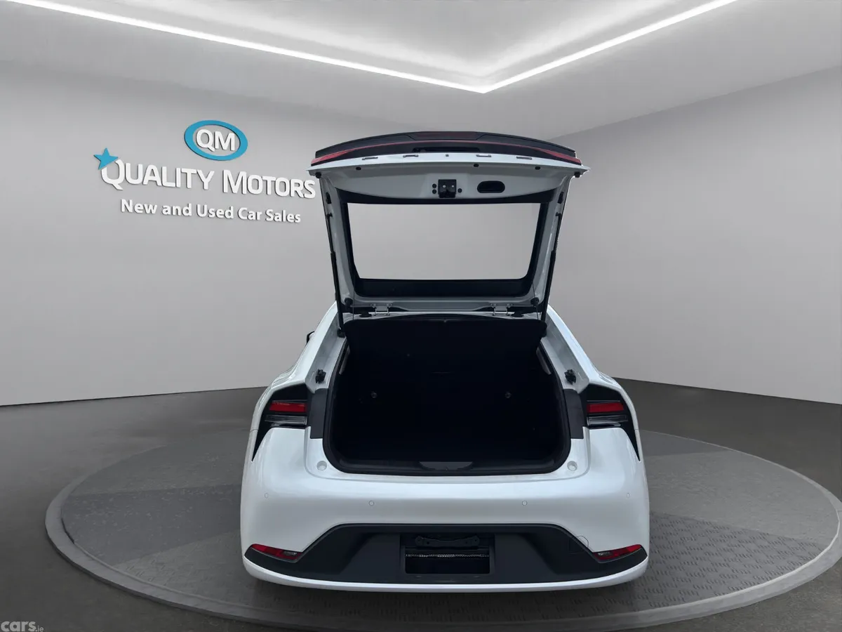 Toyota Prius Saloon, Petrol Hybrid, 2023, White