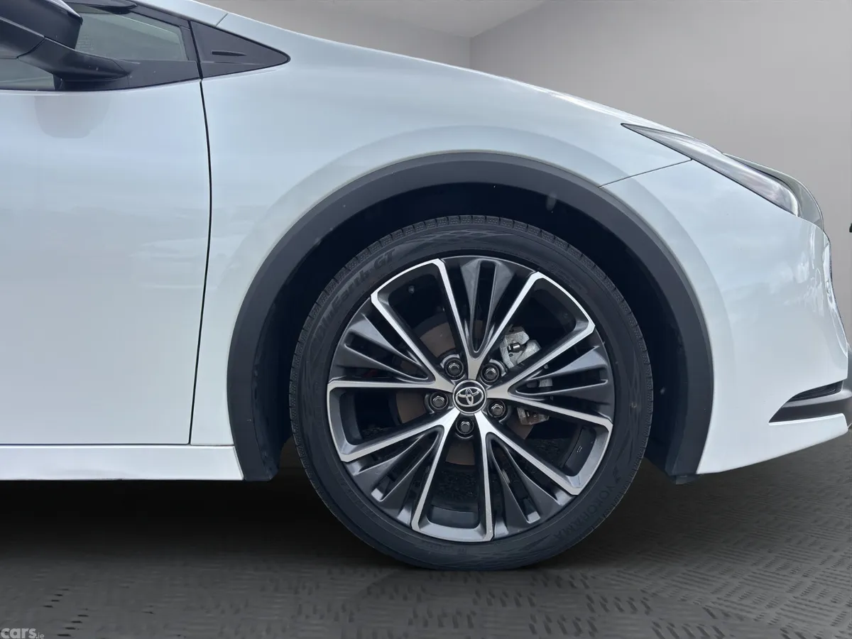 Toyota Prius Saloon, Petrol Hybrid, 2023, White