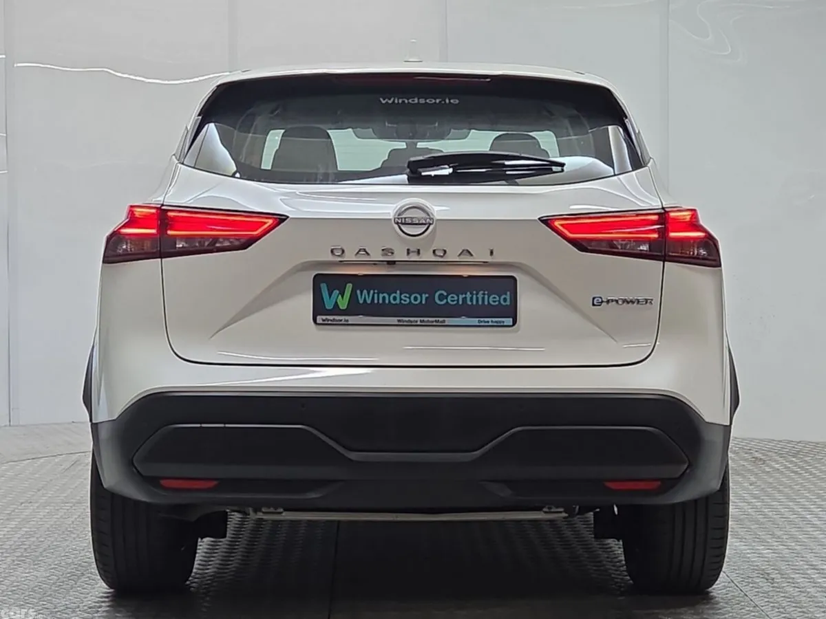 Nissan Qashqai MPV, Petrol Hybrid, 2023, White