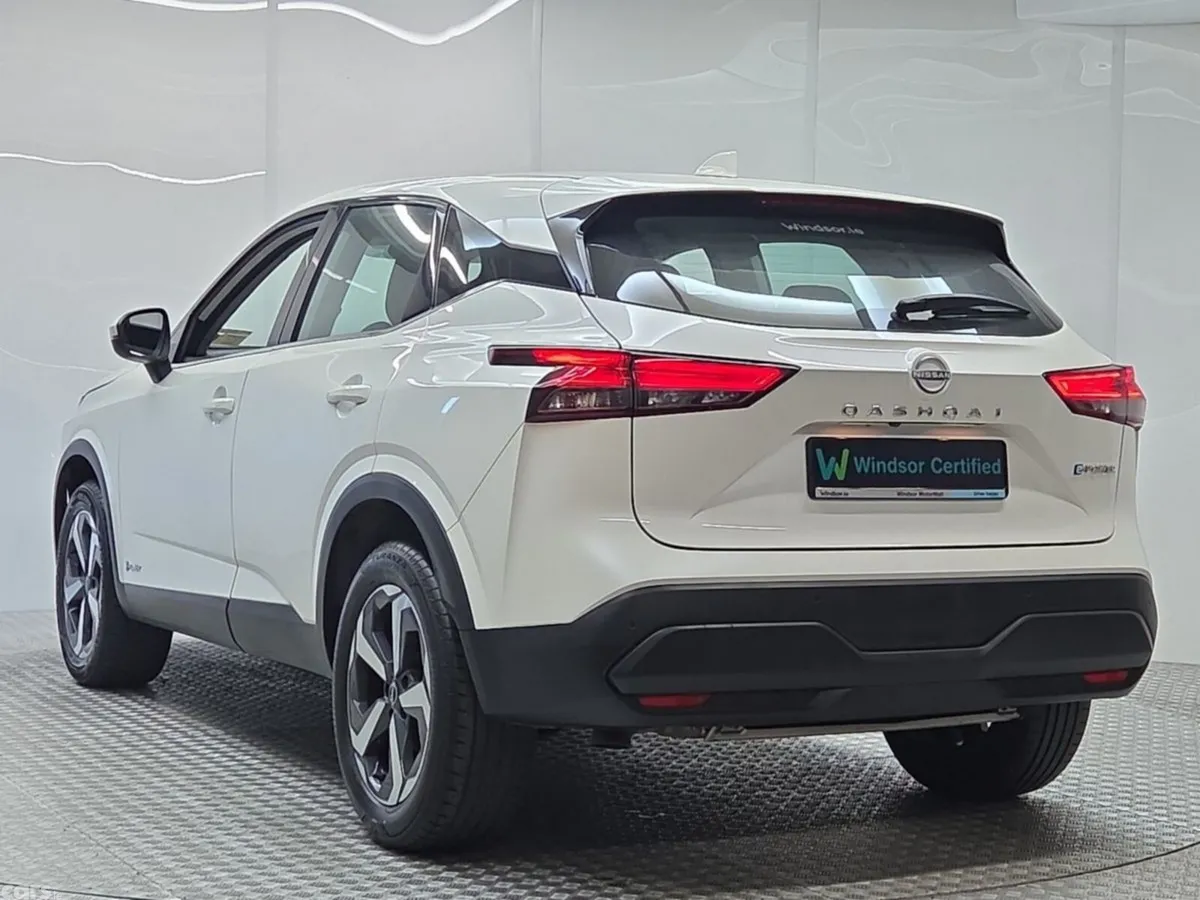 Nissan Qashqai MPV, Petrol Hybrid, 2023, White
