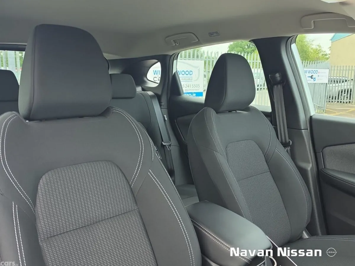 Nissan Qashqai MPV, Petrol, 2025, White