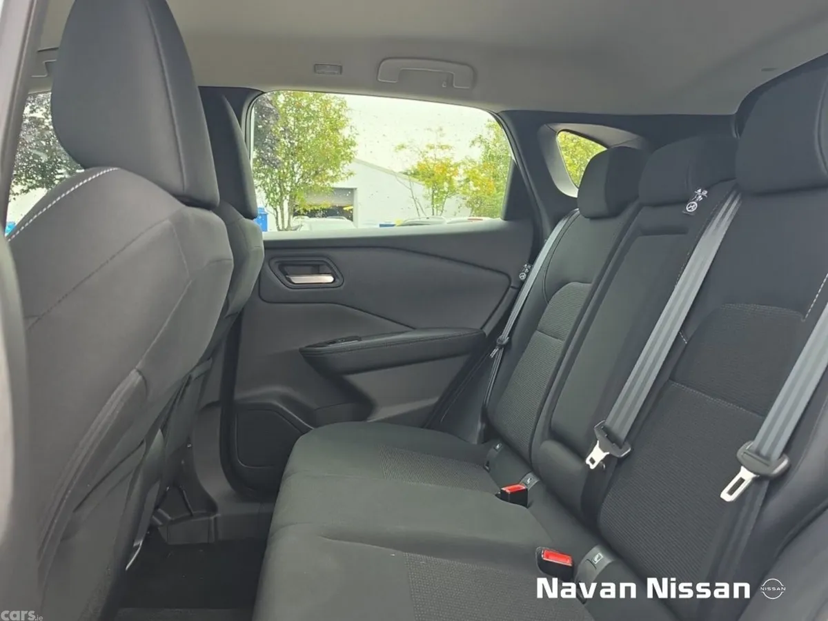 Nissan Qashqai MPV, Petrol, 2025, White