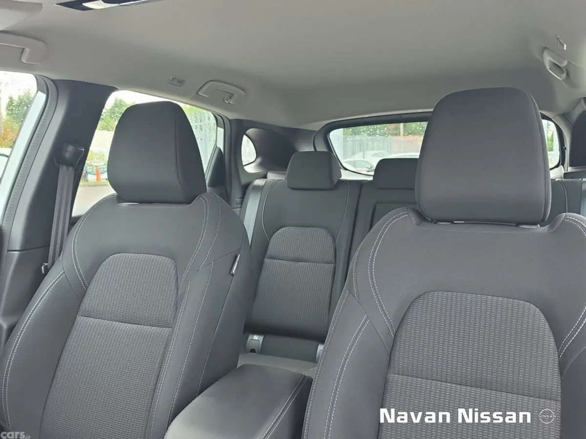 Nissan Qashqai MPV, Petrol, 2025, White