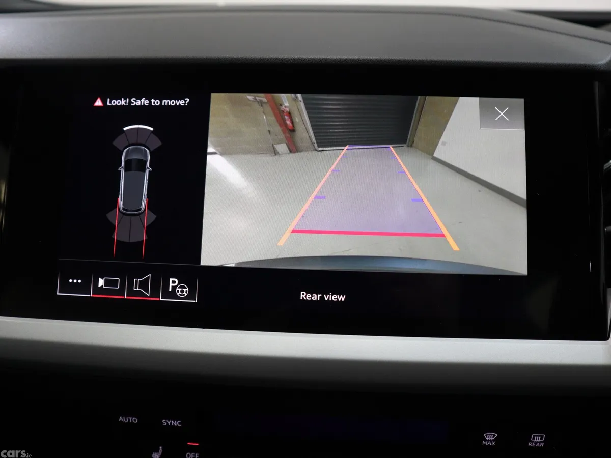 Audi e-tron Estate/Jeep, Electric, 2023, Blue