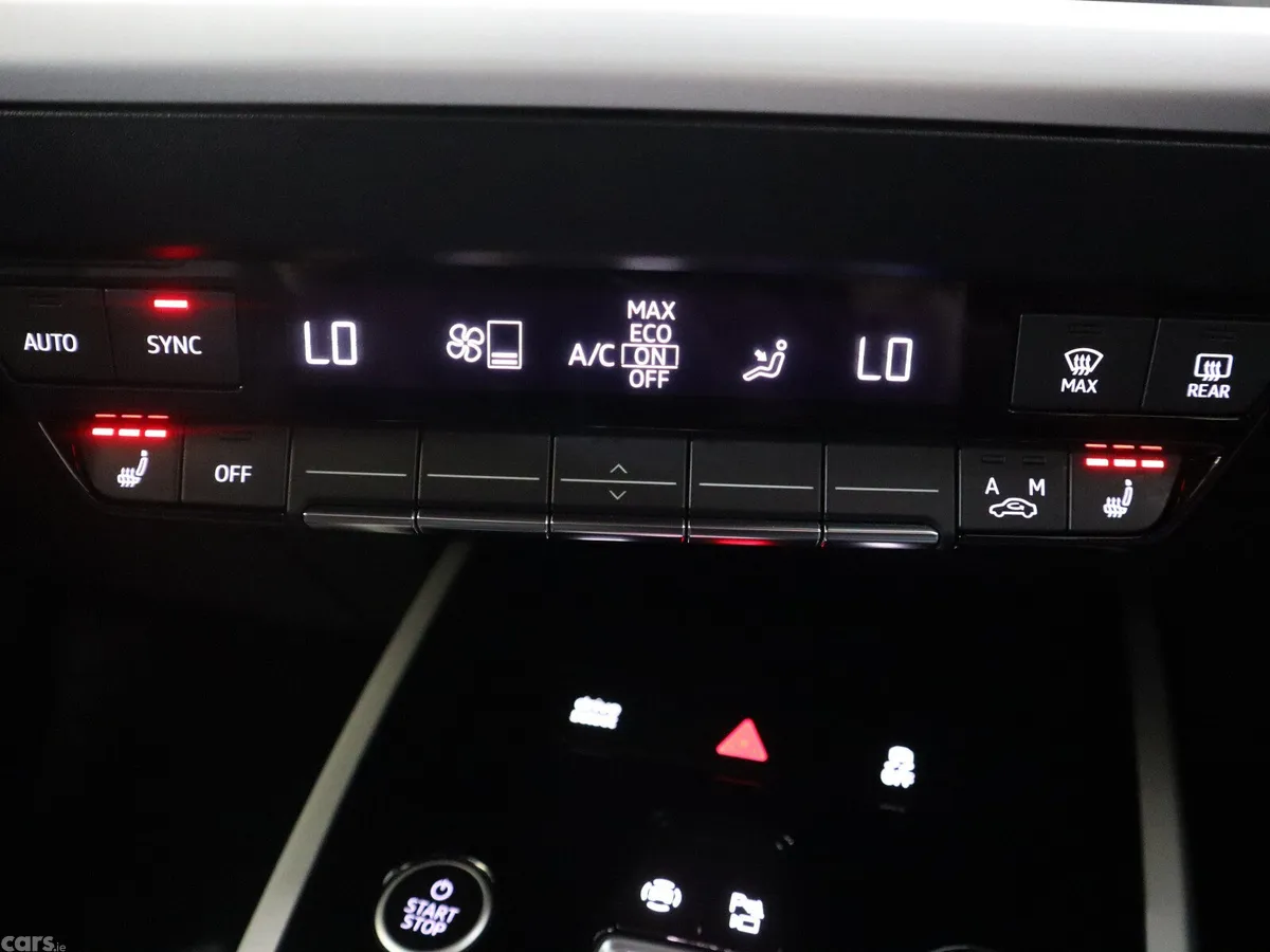 Audi e-tron Estate/Jeep, Electric, 2023, Blue