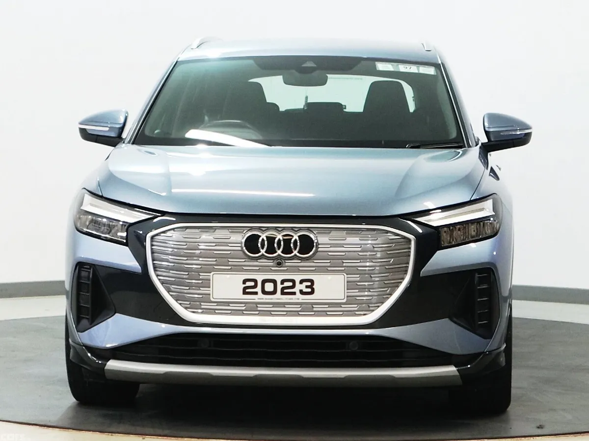 Audi e-tron Estate/Jeep, Electric, 2023, Blue