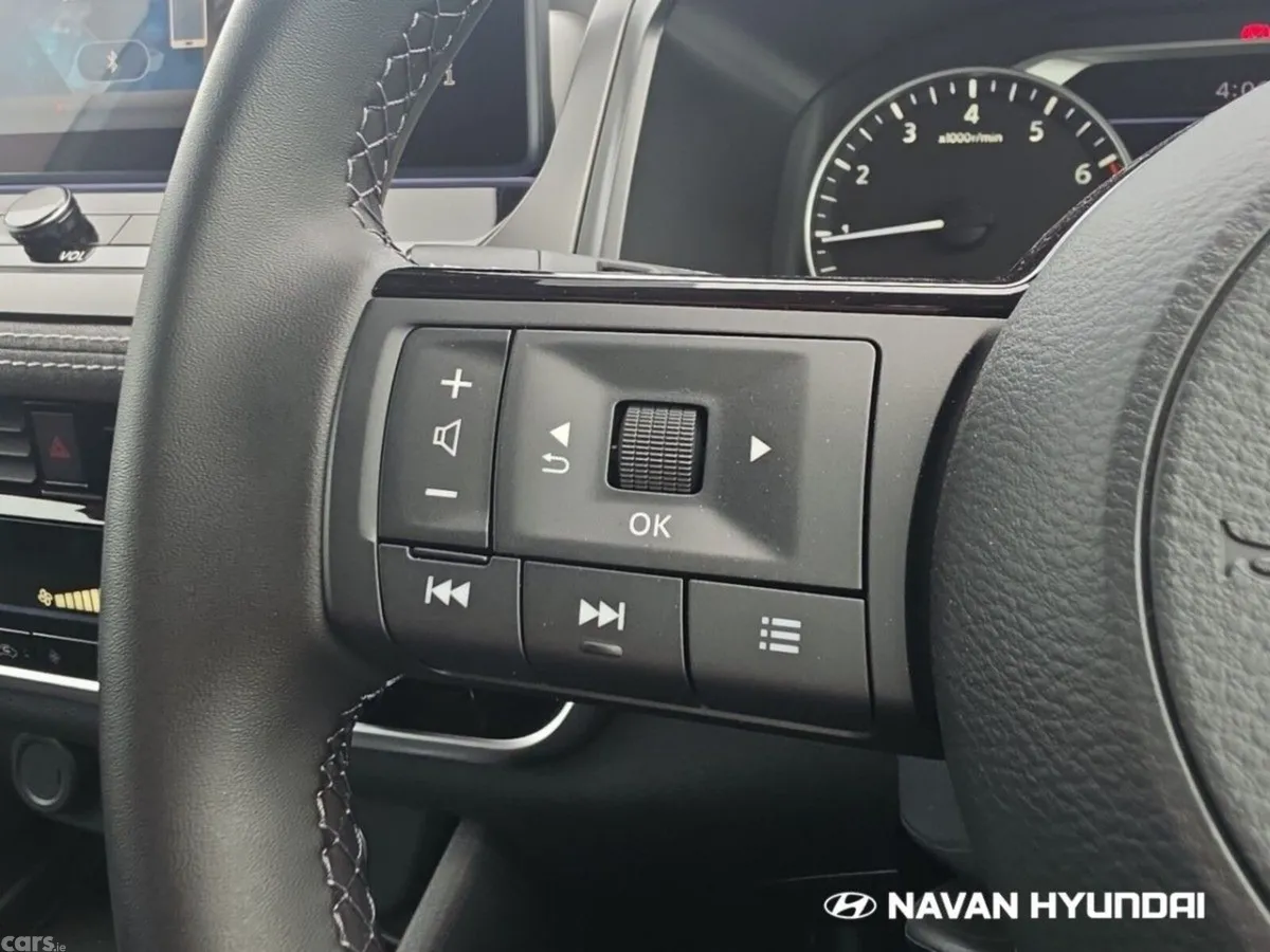 Nissan Qashqai MPV, Petrol, 2025, White