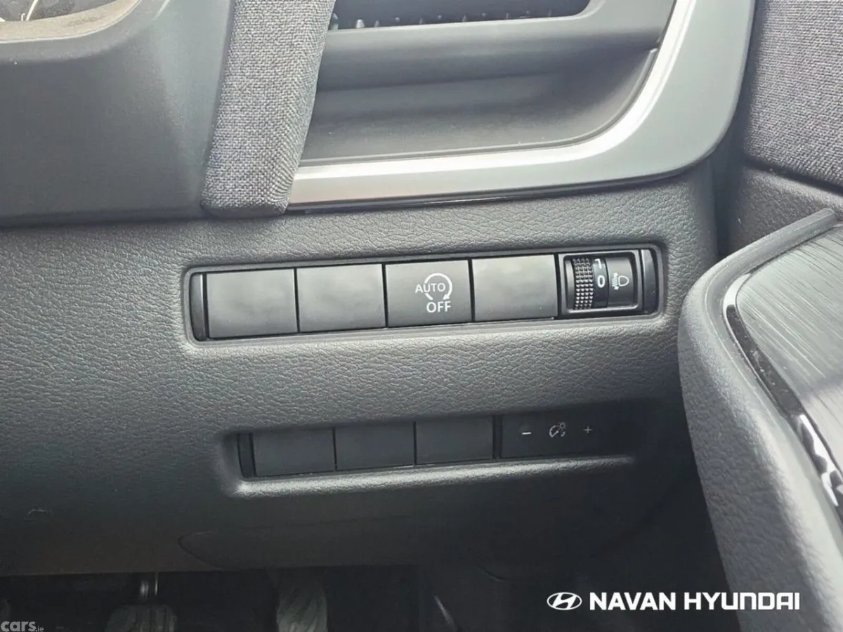 Nissan Qashqai MPV, Petrol, 2025, White