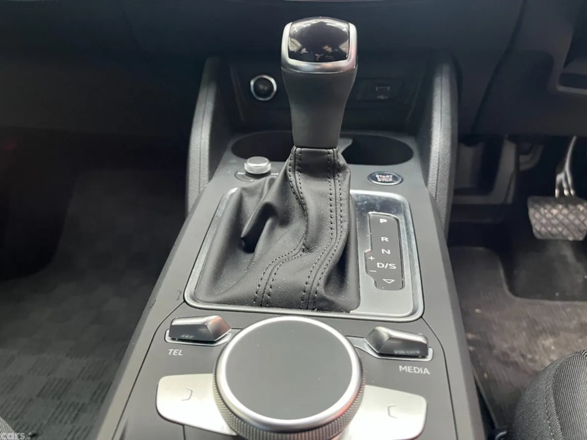 Audi Q2 SUV, Petrol, 2023, White