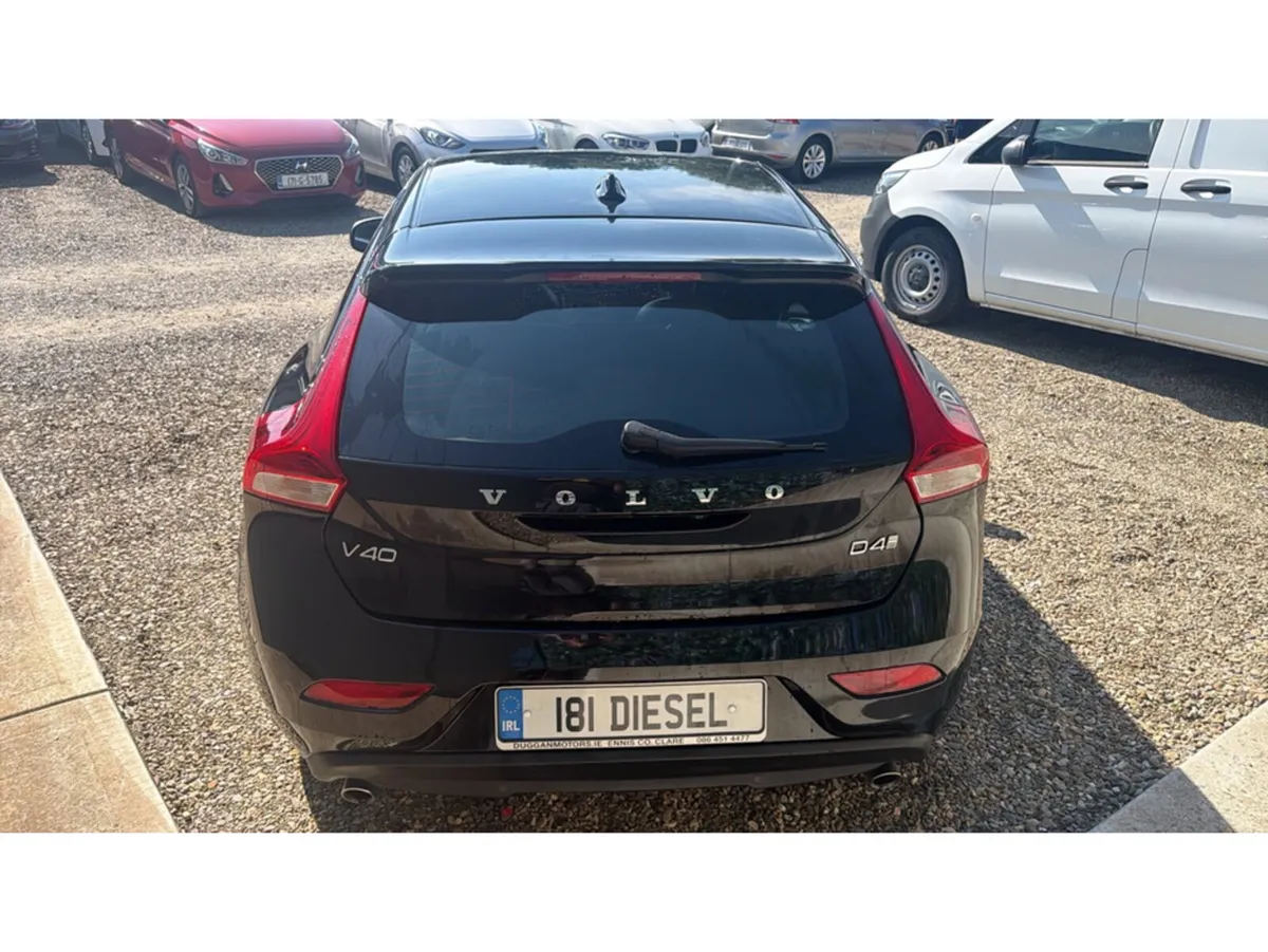 Volvo V40 Hatchback, Diesel, 2018, Black