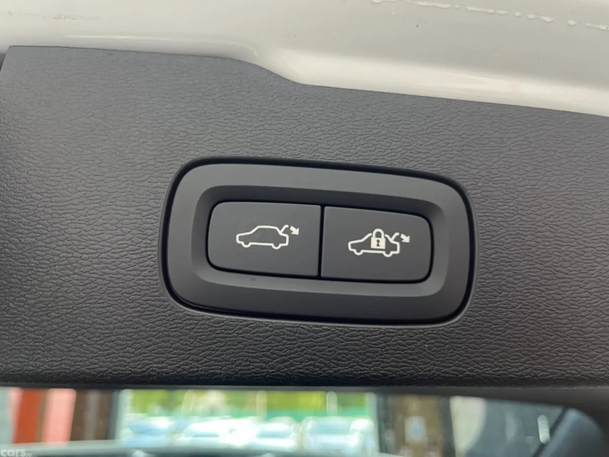 Volvo V60 Estate, Petrol Hybrid, 2025, White