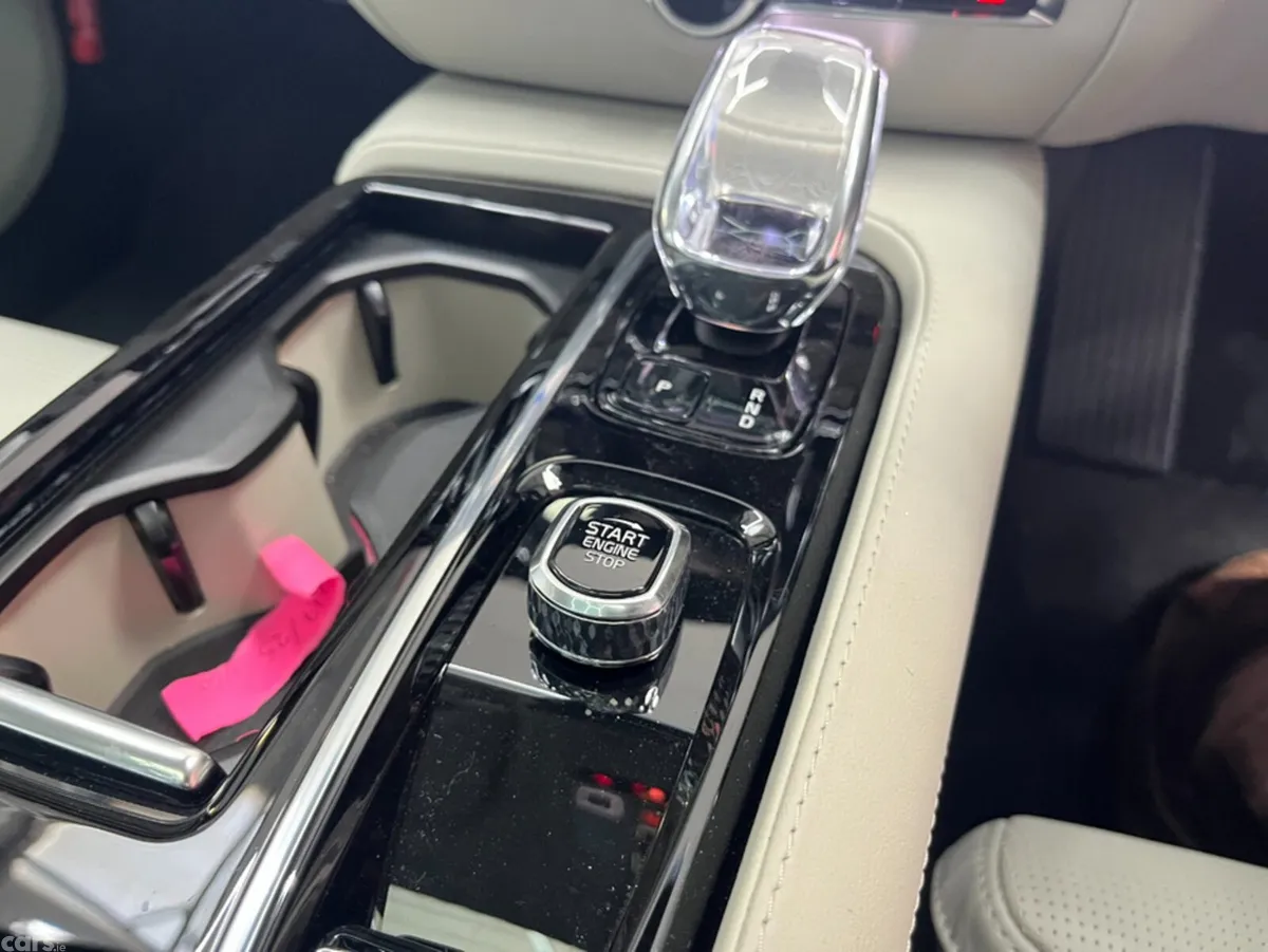 Volvo V60 Estate, Petrol Hybrid, 2025, White