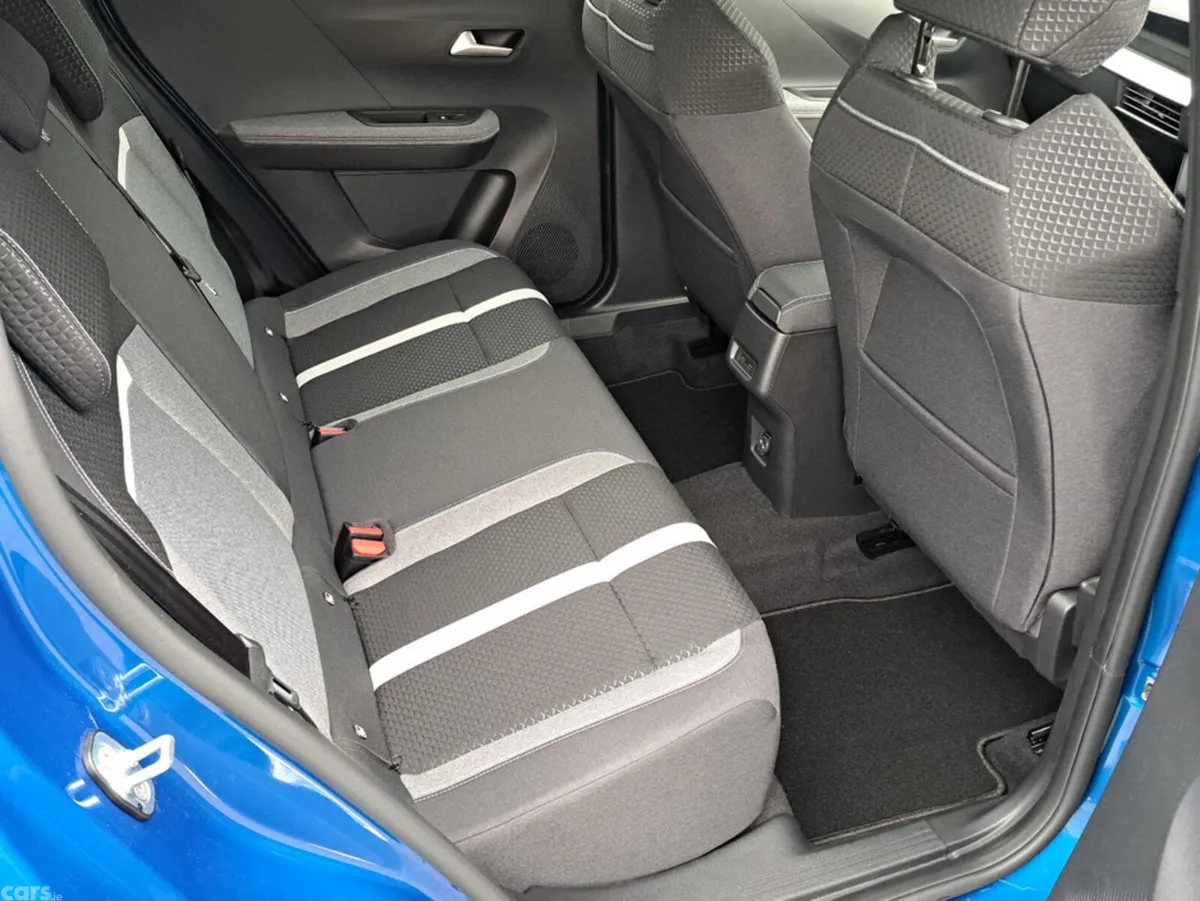 Opel Frontera SUV, Petrol Hybrid, 2027, Blue