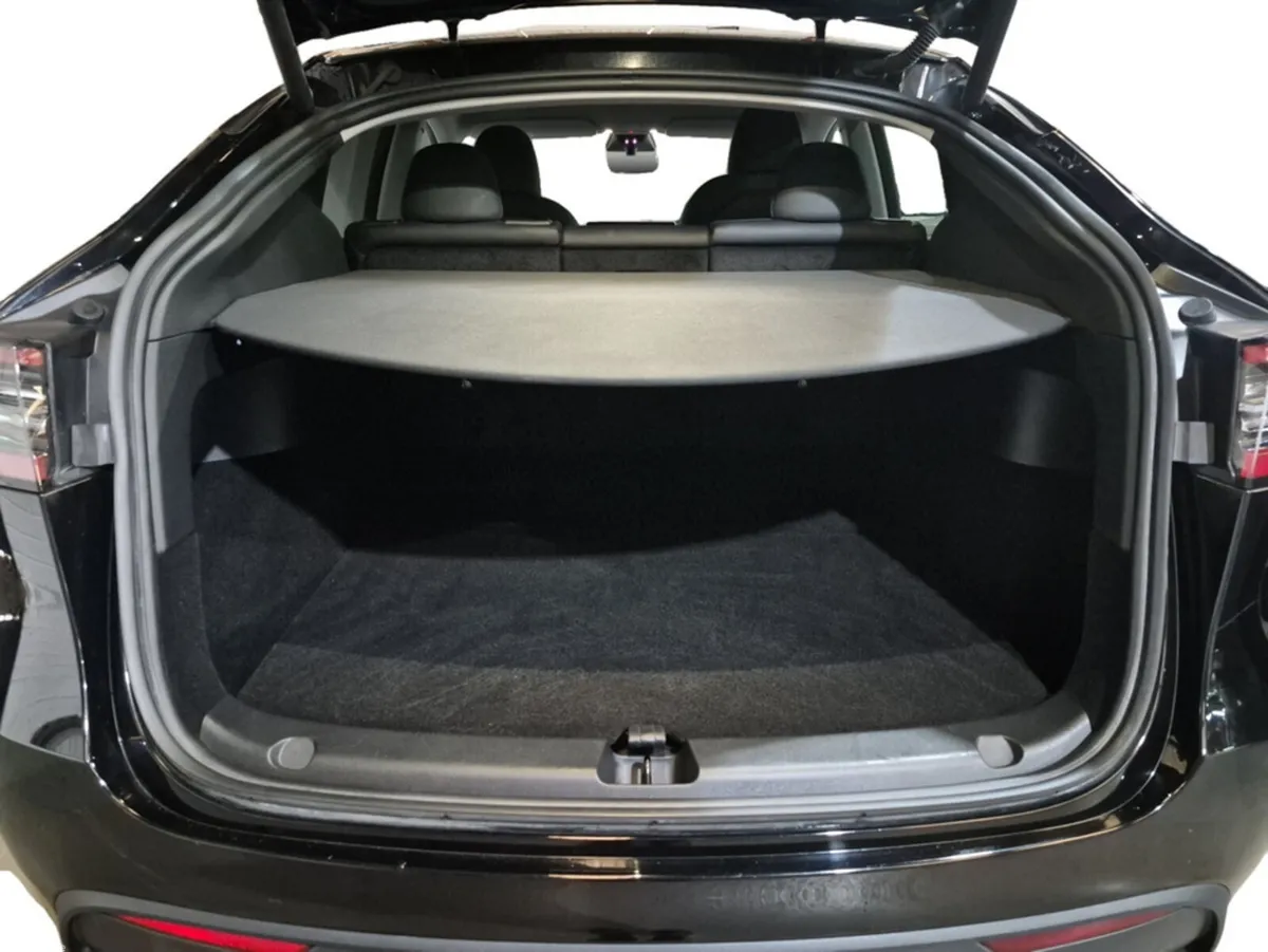 Tesla Model Y MPV, Electric, 2023, Black