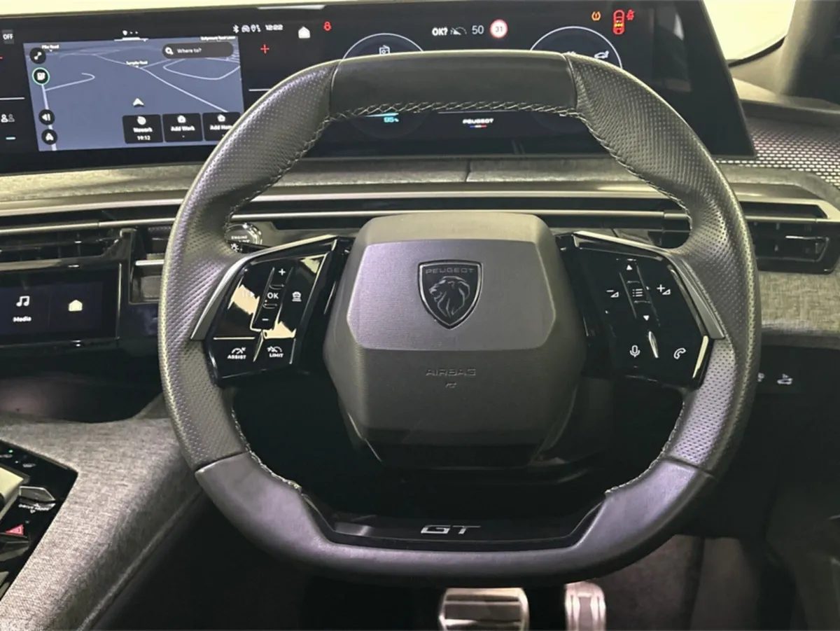 Peugeot 5008 Hatchback, Electric, 2025, Grey