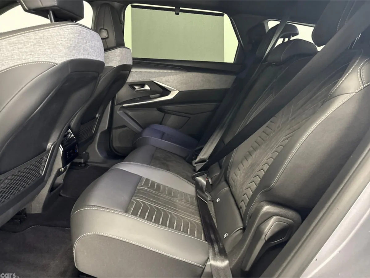 Peugeot 5008 Hatchback, Electric, 2025, Grey