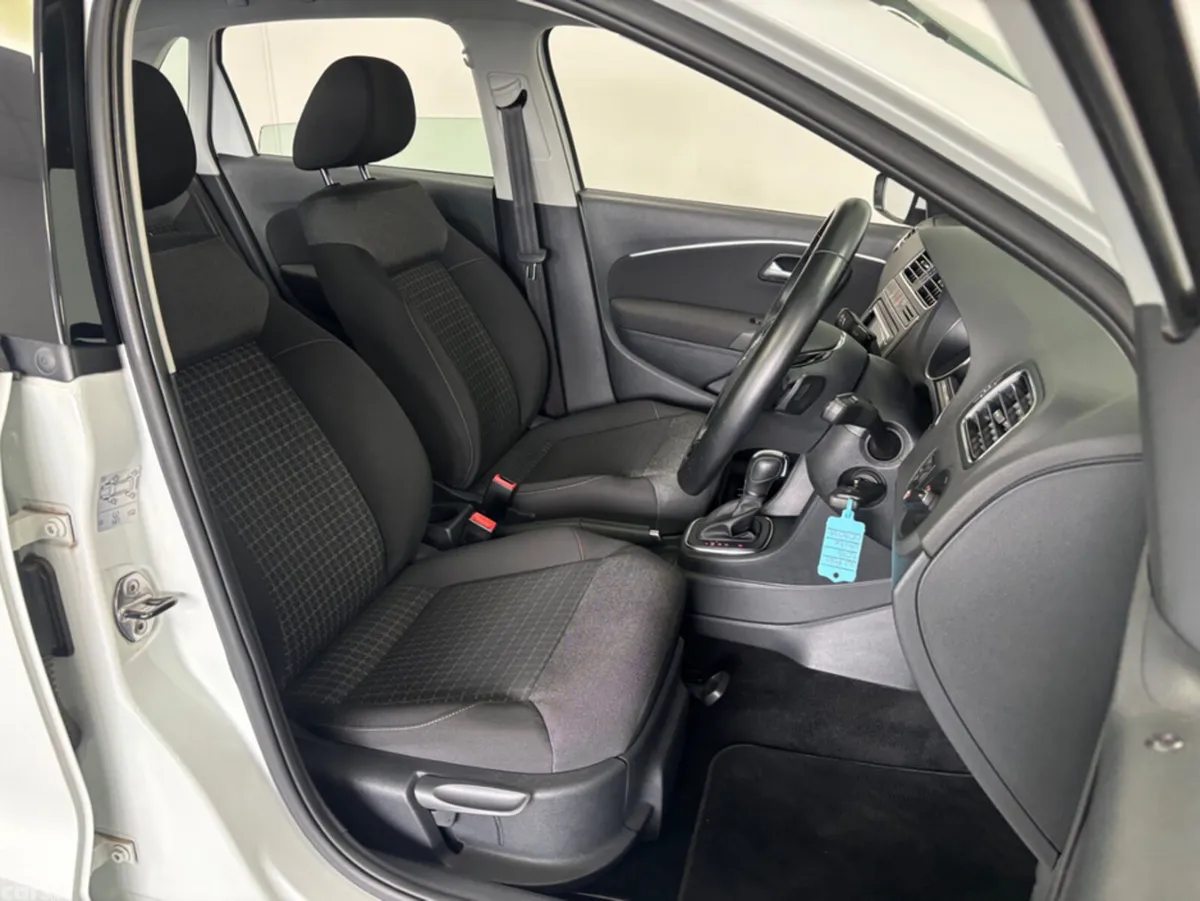 Volkswagen Polo Hatchback, Petrol, 2016, White
