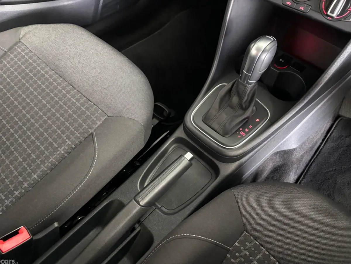 Volkswagen Polo Hatchback, Petrol, 2016, White
