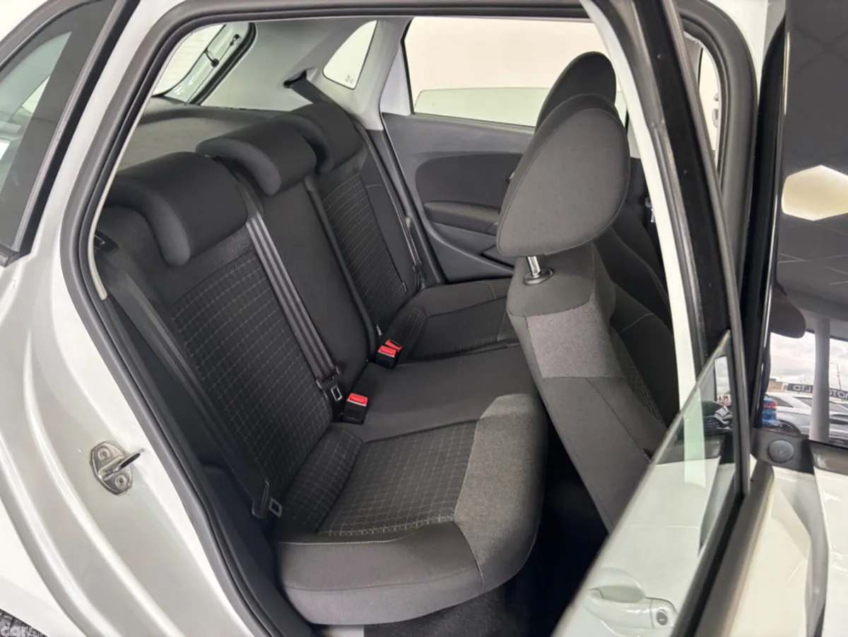 Volkswagen Polo Hatchback, Petrol, 2016, White