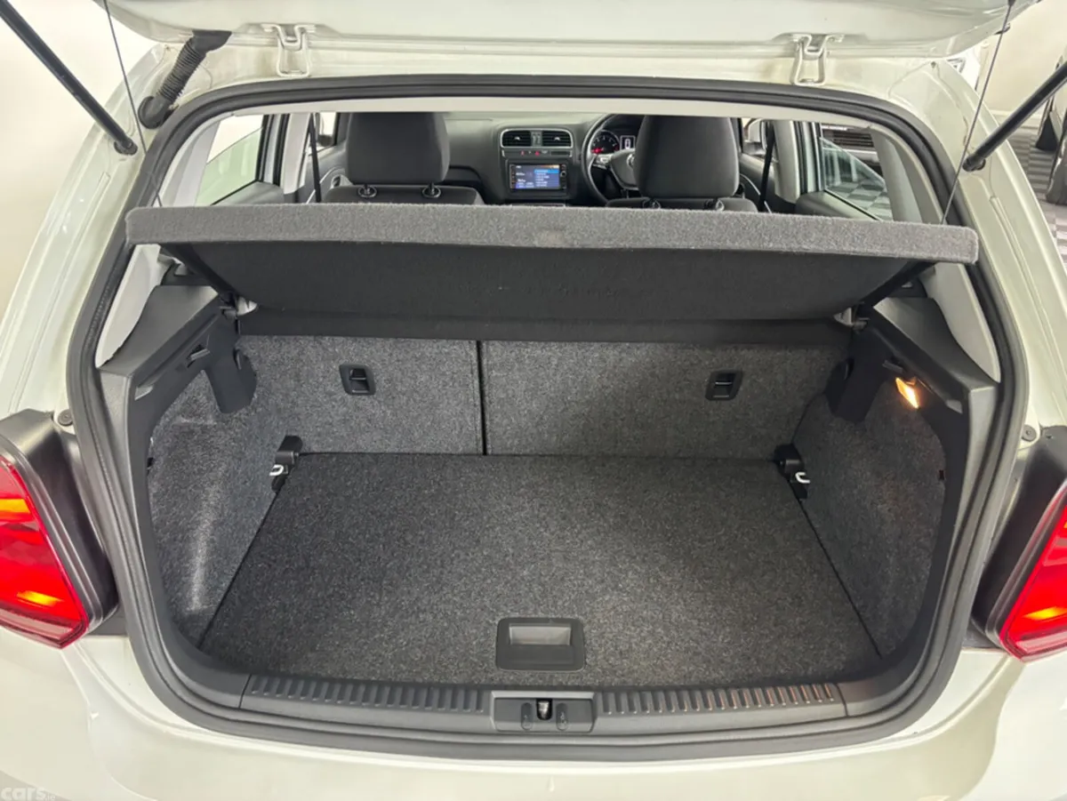 Volkswagen Polo Hatchback, Petrol, 2016, White