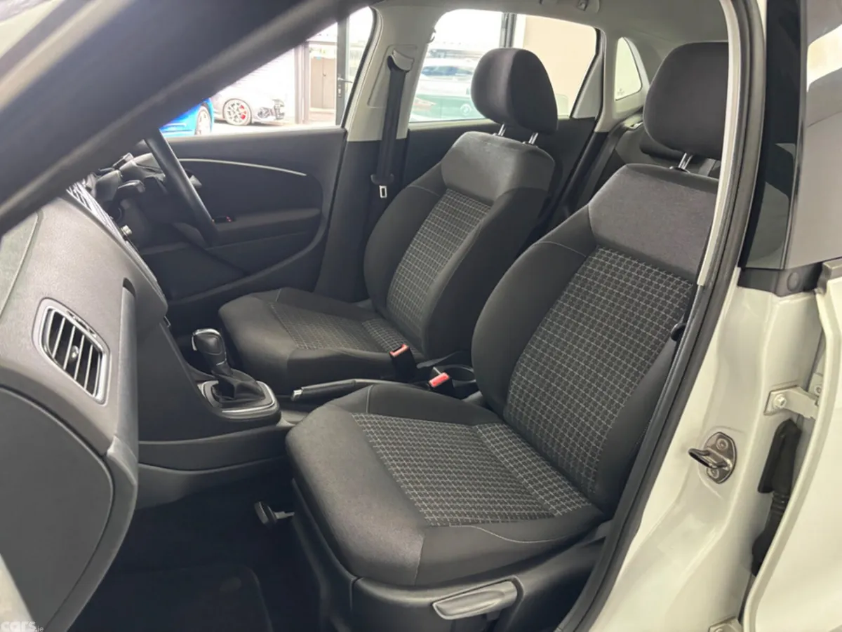 Volkswagen Polo Hatchback, Petrol, 2016, White