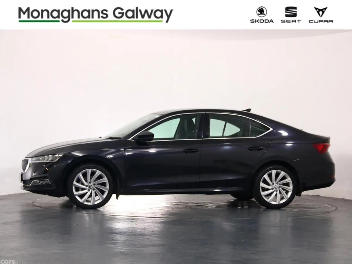 Skoda Octavia Hatchback, Diesel, 2021, Black