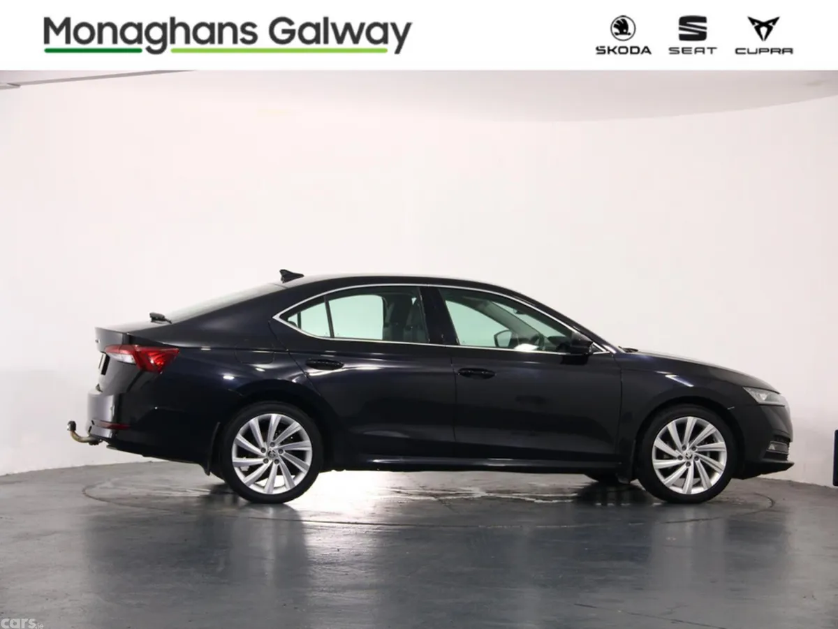 Skoda Octavia Hatchback, Diesel, 2021, Black